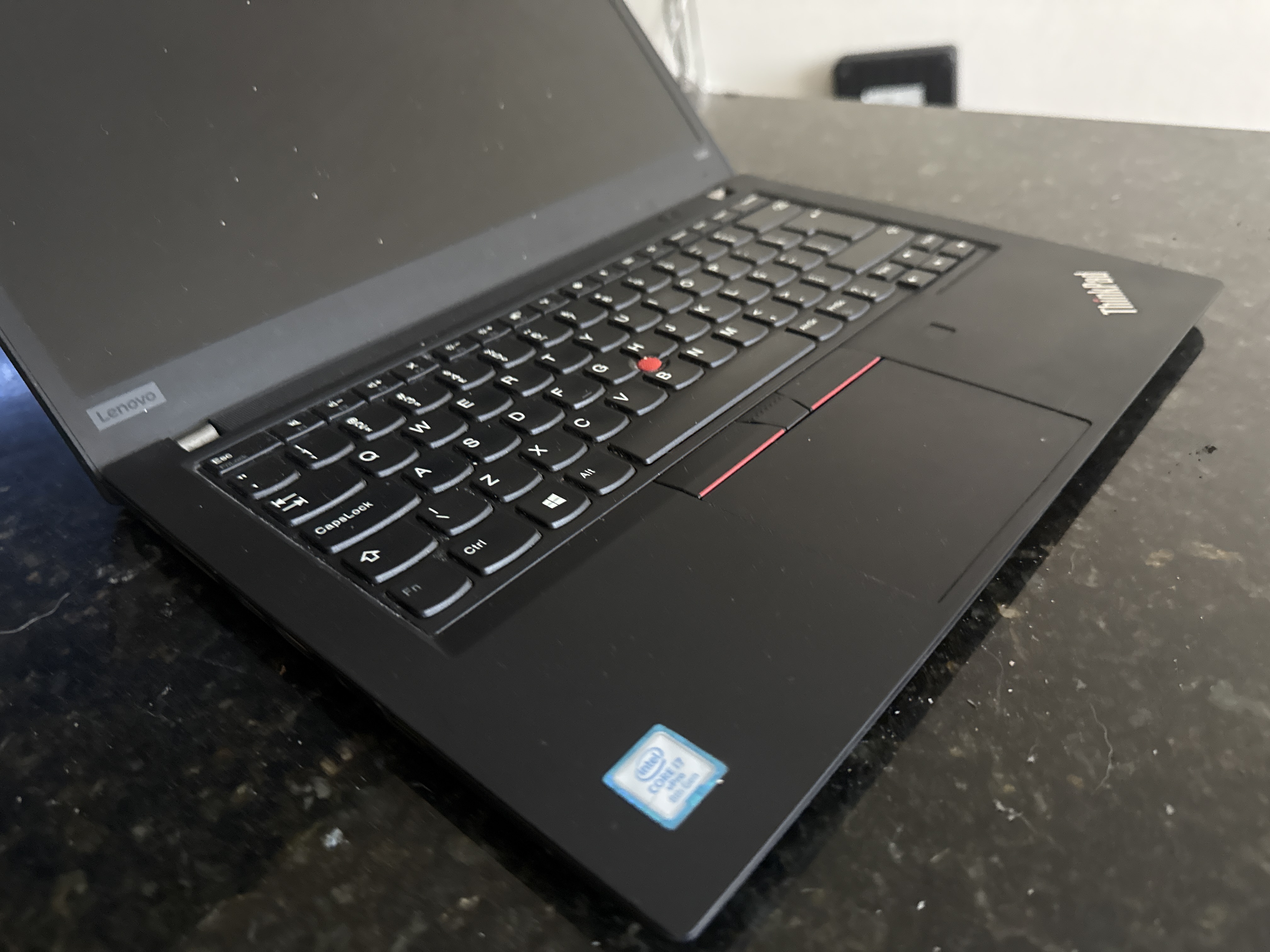 ThinkPad T490